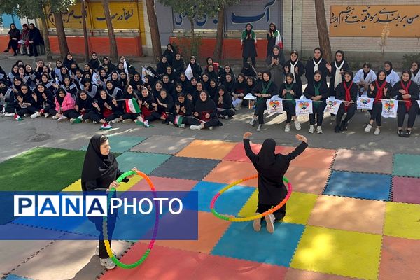از حرکات رزمی دانش‌آموزان تا طناب‌کشی معلمان، المپیاد ورزشی مدرسه حکمت بهارستان‌دو