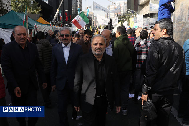 حضور وزیر آموزش و پرورش در راهپیمایی 13 آبان