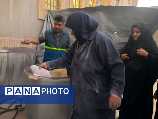 زائران پیاده شهرستان فردوس در دبیرستان شاهد مهدی حکمت