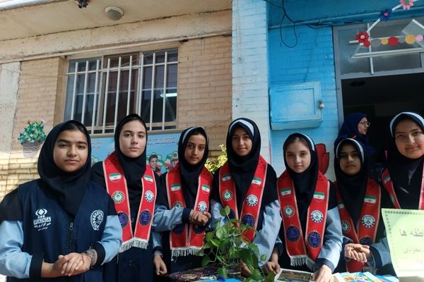 جشن عاطفه ها در دبستان ناهید نخودی