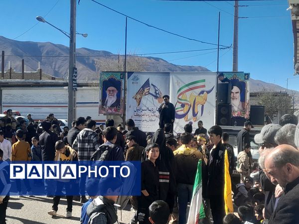 حضور پرشور و حماسه‌آفرین دانش‌آموزان نسر در راهپیمایی یوم‌الله ۱۳ آبان
