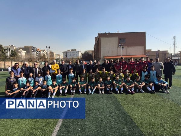 رقابت هیجان‌انگیز فوتبال دانش‌آموزی منطقه ۵ به پایان رسید