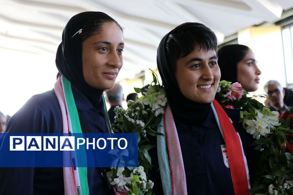مراسم استقبال از تیم ملی فوتبال بانوان ایران در مشهد 