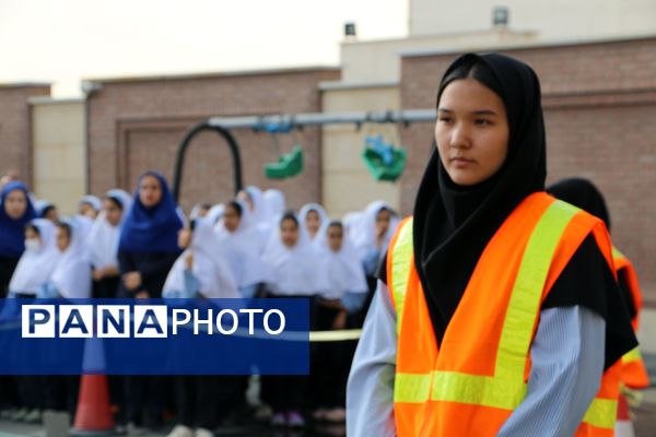 مانور آمادگی برای مقابله با بحران در آموزشگاه دخترانه راز