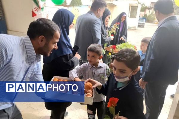 نوروز دانش با حضور دانش آموزان و مسئولان منطقه پردیس 