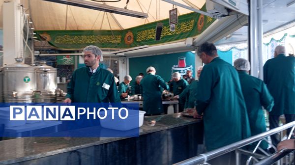 پذیرایی از زائران علی ابن موسی الرضا (ع)