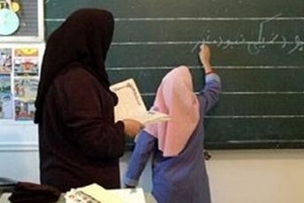 معلم، ستاره‌ی راهنمای شب‌های تاریک جهل