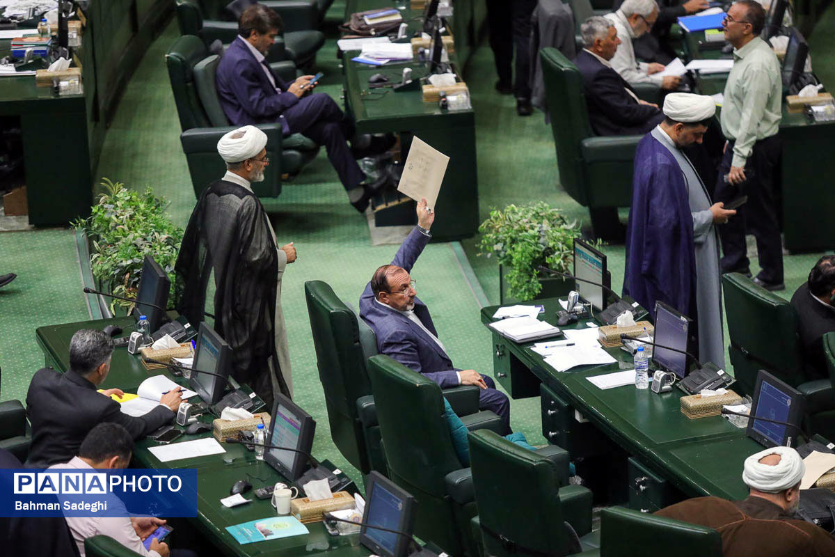 سوال از وزرای ارتباطات و ورزش اعلام وصول شد