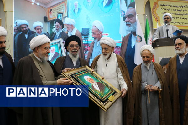 برگزاری مجمع مبلغان ماه رمضان استان اصفهان و آیین تجلیل از چهره‌های ماندگار تبلیغی استان و گرامیداشت آیت الله مستجابی  