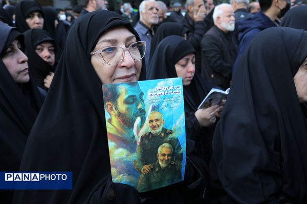 تشییع پیکر مطهر ۱۰۰ شهید گمنام