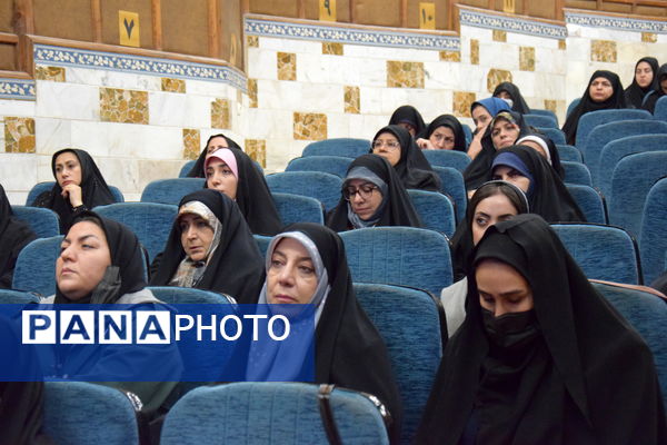  همایش معاونان پرورشی و مربیان امور تربیتی با محوریت طرح «ایرانمون» در کانون شهید فهمیده کرج 