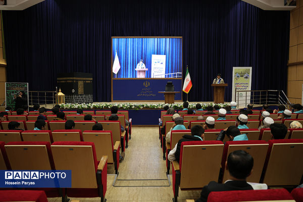 مراسم آموزش کاروان‌های عمره دانش‌آموزی به دانش‌آموزان عازم سرزمین وحی