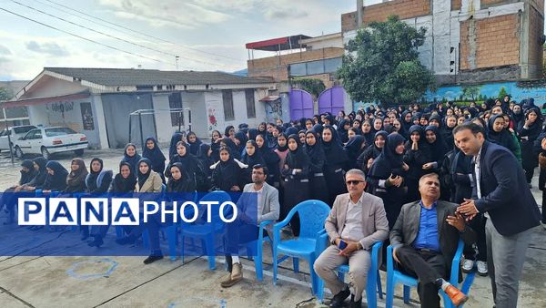 تربیت دانش‌آموز کنجکاو با آزمایش در مدرسه 