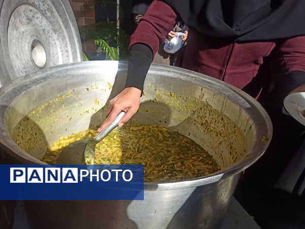 پذیرایی از دانش آموزان دبیرستان نمونه اندیشه با صبحانه گرم 