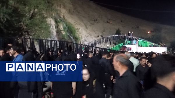 «علم‌ها در آب» سنت عاشورایی مردم بن 