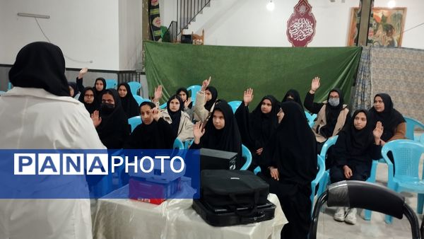 بازدید دانش آموزان از نمایشگاه پژوهش و فناوری در خلیل آباد