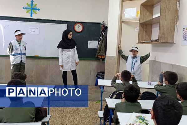 ارتقای آگاهی دانش‌آموزان آموزشگاه شهید رجایی با آموزش‌های سلامت و ایمنی زلزله