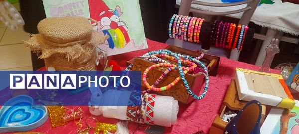 برگزاری نمایشگاه «ماها» در دبیرستان حضرت معصومه (س) ناحیه چهار کرج