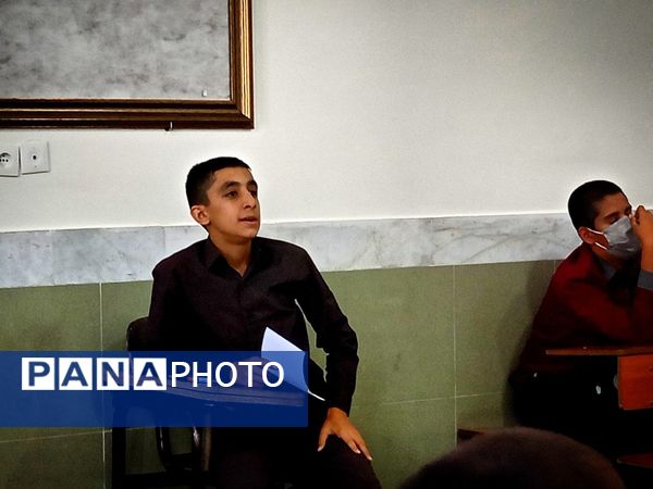 اولین جلسه هدایت تحصیلی دانش آموزان پایه نهمی دبیرستان میثاق