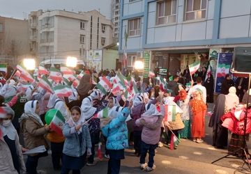 جشن پرتاب ماهواره‌های ایرانی در دبستان نرجس 