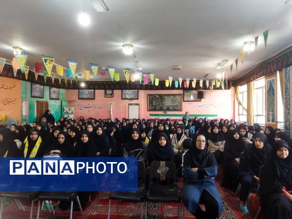 یادآورحماسه سیزدهم آبان دردبیرستان شاهدشهید قاسم سلیمانی