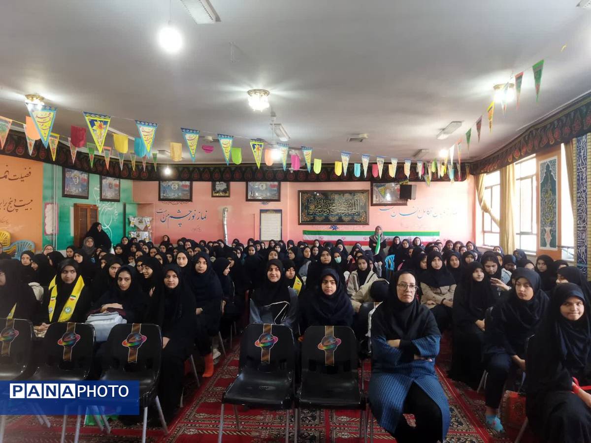 یادآورحماسه سیزدهم آبان دردبیرستان شاهدشهید قاسم سلیمانی