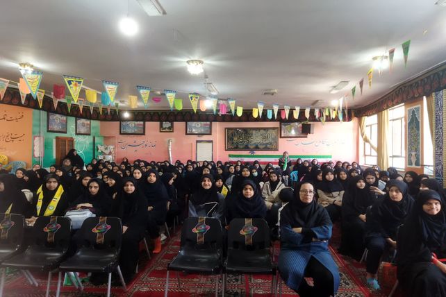 یادآورحماسه سیزدهم آبان دردبیرستان شاهدشهید قاسم سلیمانی