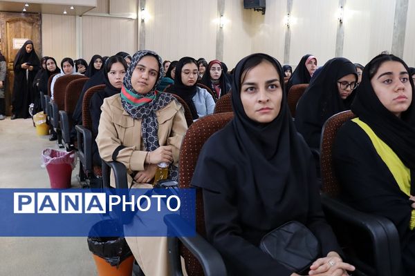 همایش انتخاب رشته کنکور در شهرستان پاکدشت 