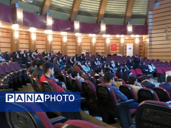 آیین تجلیل از افتخارآفرینان علمی و پژوهشی پژوهش‌سرای خوارزمی ناحیه ۳ کرج