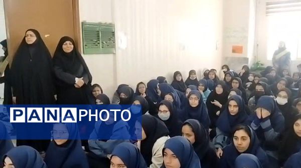  تقدیر از فعالین حجاب و عفاف در دبیرستان شاهد تکتم