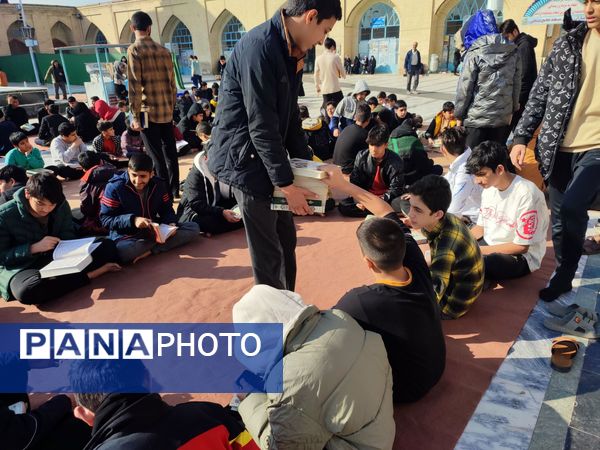 سه روز بندگی  در مسجد جامع نیشابور