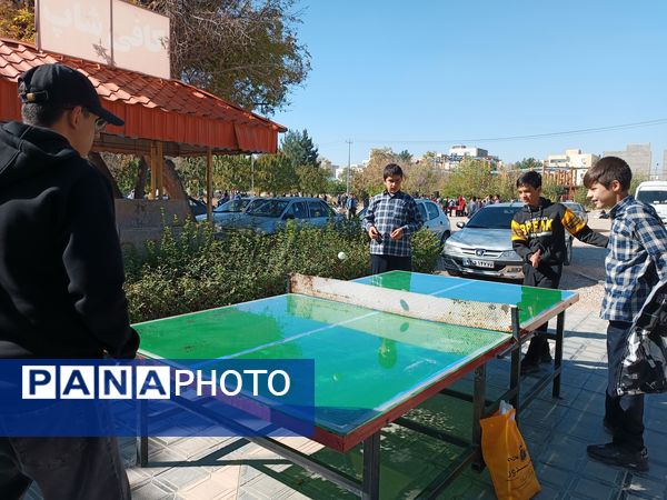 برگزای اردوی تفریحی دبیرستان رجایی یک به‌مناسبت هفته بسیج 