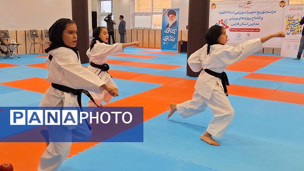 ایجاد انگیزه در دانش‌آموزان ورزشکار با سالن ورزشی مناسب