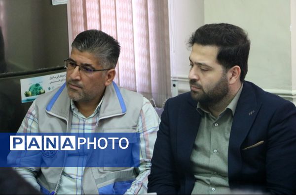 جلسه هماهنگی مانور زلزله در مدرسه مقصودلو سرخنکلا 