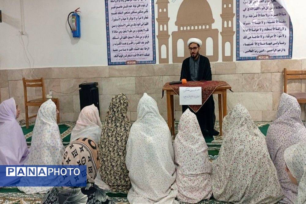 جلسه هفتگی توسل به آقا امام زمان (عج) در خوابگاه دخترانه شهید مجید دهنوی