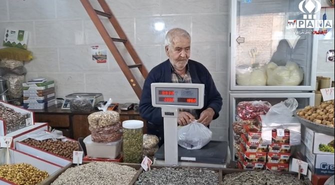گفت‌وگو با یکی از فروشندگان روستای بیدهند استان قم