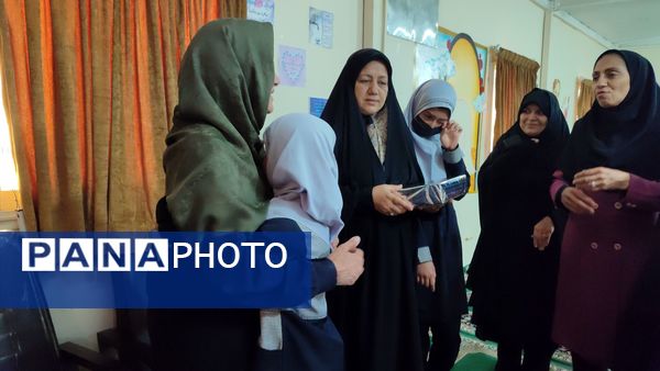 تکریم همسران و دختران شاهد جامعه هدف دبستان شاهد حاج تقی آقا بزرگ مشهد