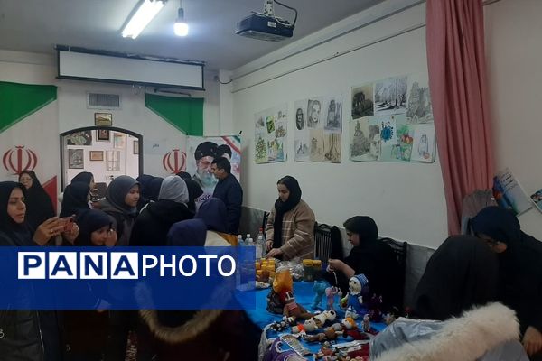 برپایی بازارچه مشاغل خانگی در کانون امید انقلاب