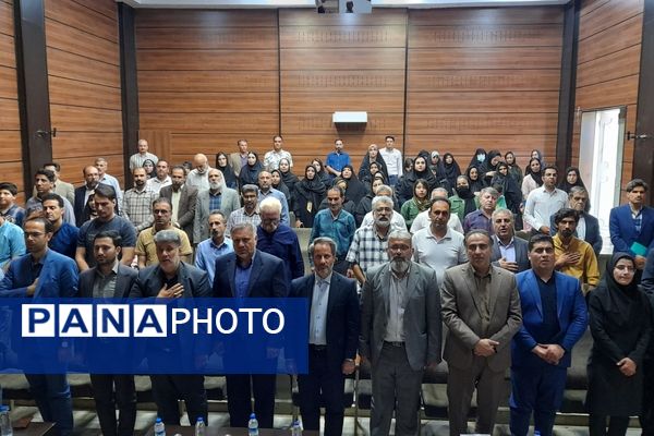 نشست صمیمانه اصحاب فرهنگ‌، هنر و رسانه شهرستان‌های اسلام آباد غرب و دالاهو 