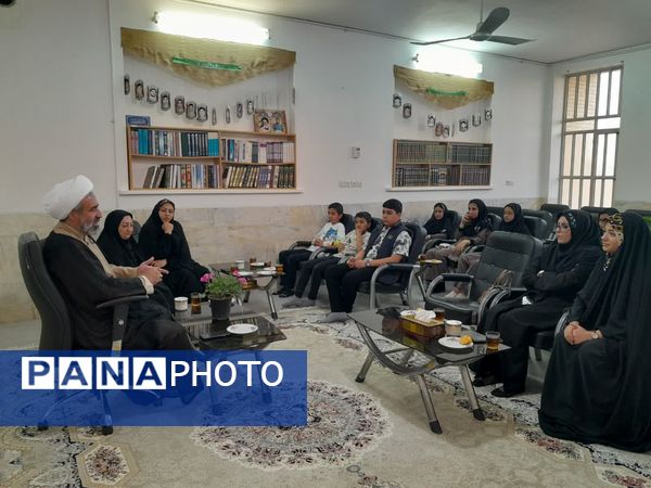 دیدار صمیمانه امامجمعه مروست با خبرنگاران پانا