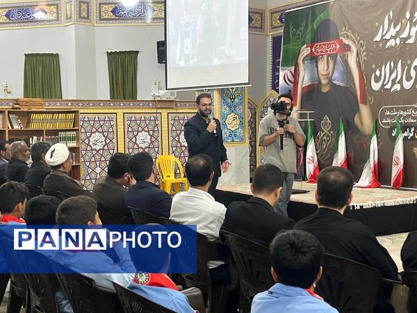 حضور قائم‌مقام معاون وزیر در سازمان دانش‌آموزی در  راهپیمایی ۱۳ آبان شهرک مروارید بندرعباس