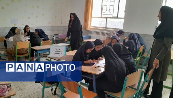 تجلیل از برگزیدگان لیگ علمی پایا در شهرستان خلیل‌آباد