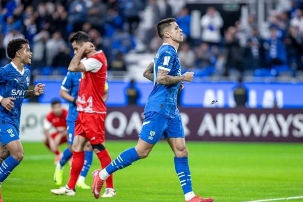 پرسپولیسی‌ها اسیر گردباد کهکشانی‌ها