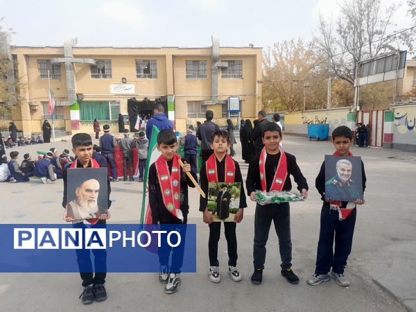 زنگ استکبار ستیزی در مدارس رضویه