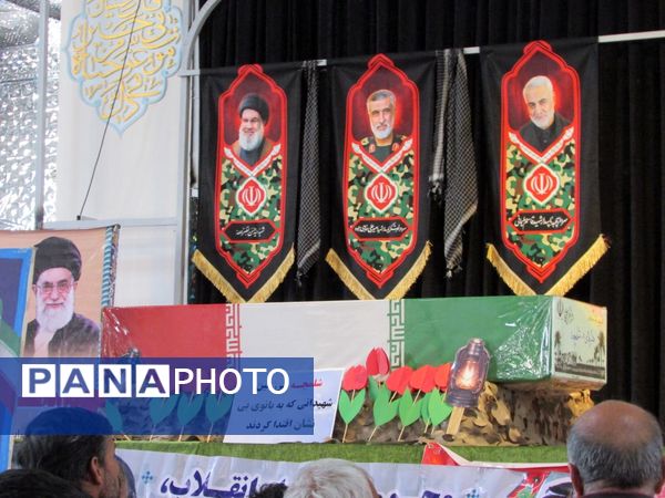 نمازجمعه با عطر شهید گمنام جان گرفت