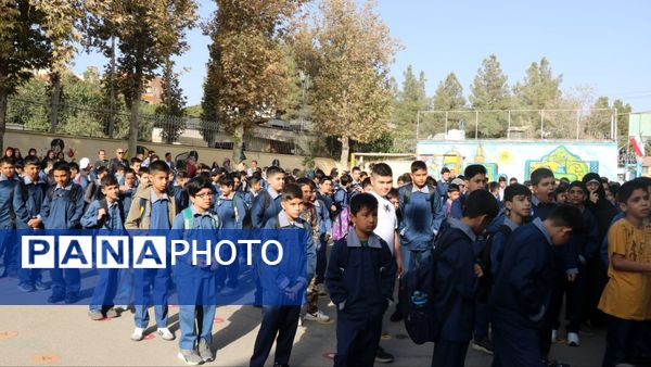 جشن اول مهر و زنگ ایثار در دبستان شهریار