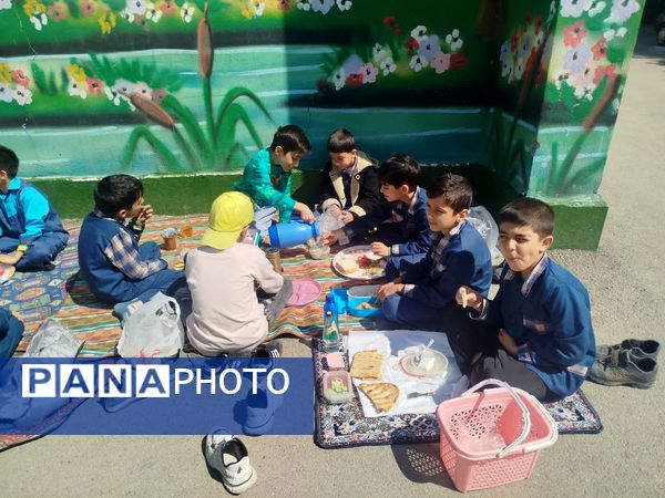 صبحانه سلامت در مدرسه پسرانه مبین شیروان