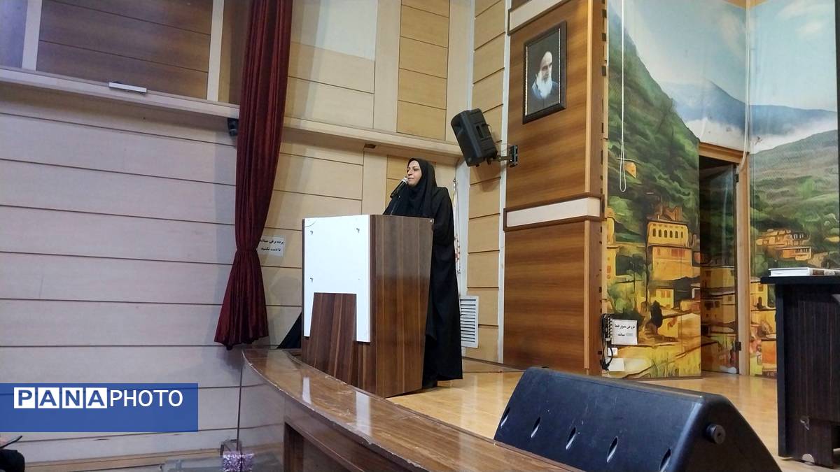 جلسه اولیا مربیان دبیرستان سرافرازان 