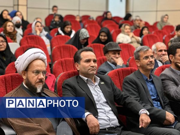  رونمایی از چهار کتاب در شب شعر خلیل‌آباد