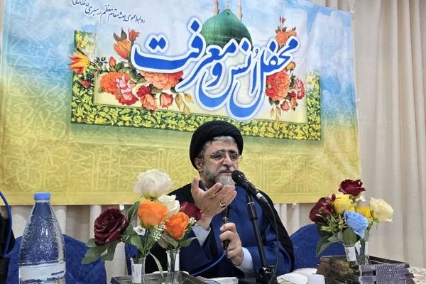 زیارت بامعرفت پیامبر اکرم(ص) از بزرگ‌ترین توفیقات دوره نوجوانی است